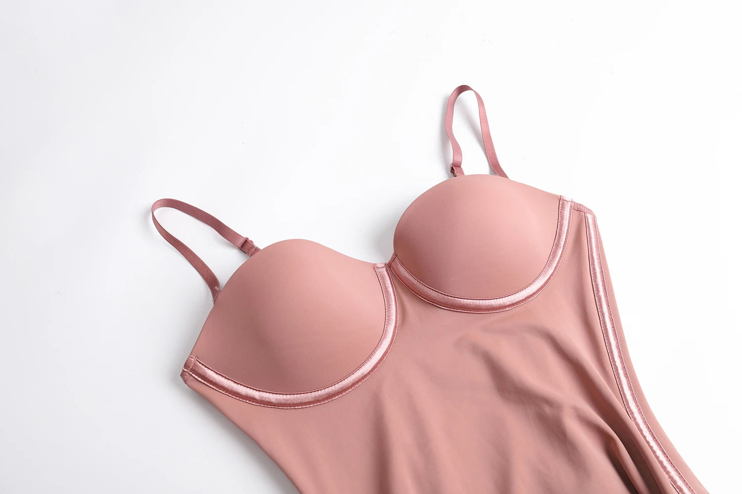Shapewear invisible – Body sculptant sans couture 